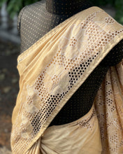 Load image into Gallery viewer, IT-V15811 Cream CutWork